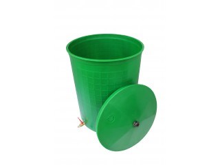 Бочка пластиковая 300 литров для воды и полива с краном 3/4" и крышкой, зеленая